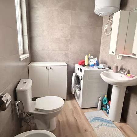 Tirana Airport 2 Appartement *